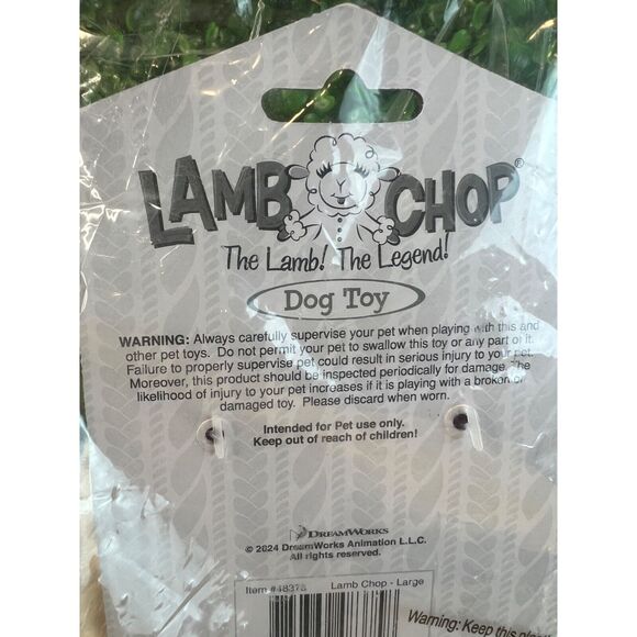 NEW LAMB CHOP MULTIPET 11" SQUEAKER PLUSH DOG TOY CUTE CUDDLE FETCH NWT GIFT - Picture 4 of 6